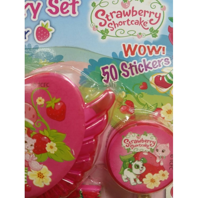Strawberry Shortcake:  สตรอเบอรี่ ช็อทเค้กกับเพื่อนซี้หวานฉ่ำ + ชุดเครื่องเขียน **รบกวนเลื่อนดูสภาพหนังสือก่อนการสั่งซื้อ**